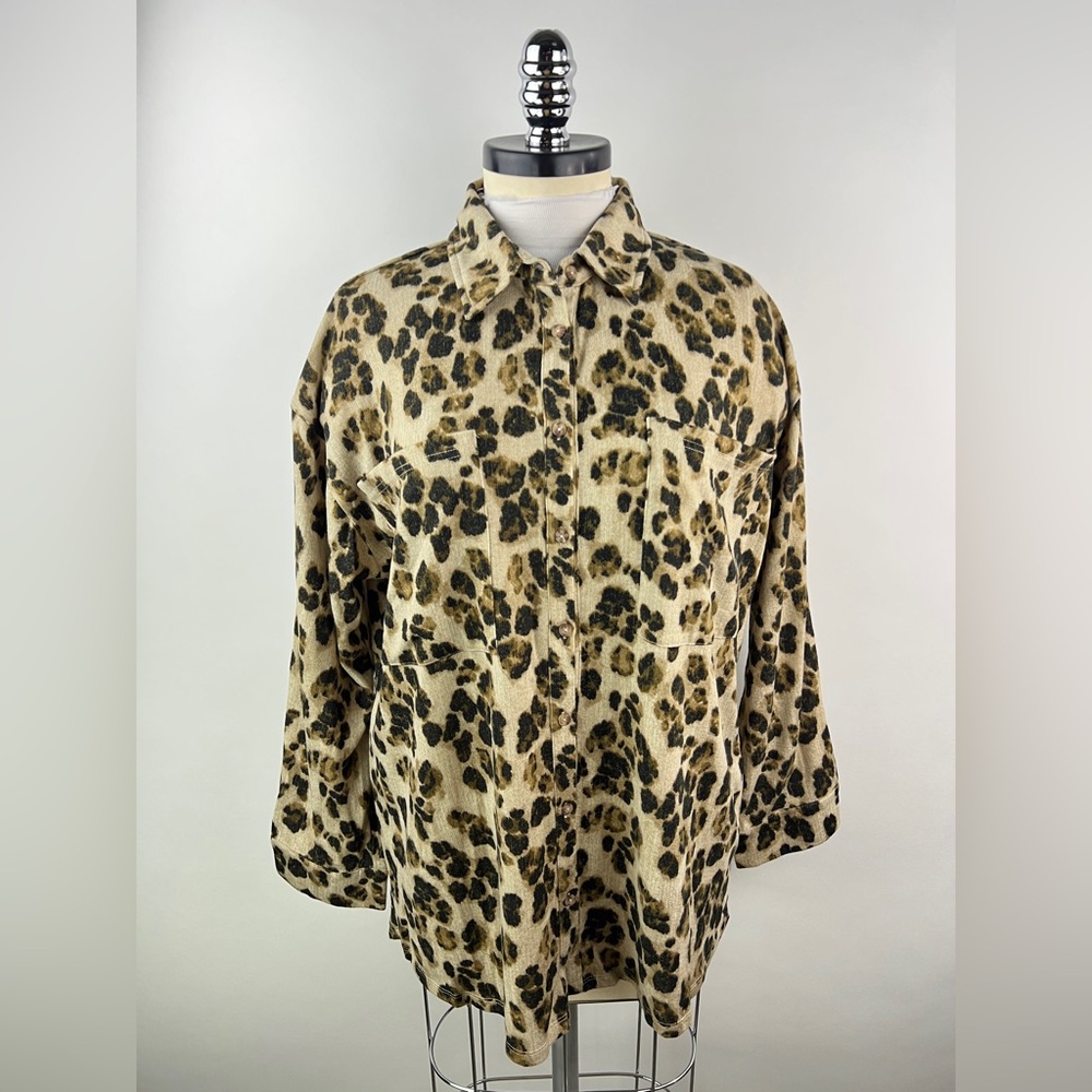 456B. Leopard Pant & Button Front Set - Picture 2 of 10